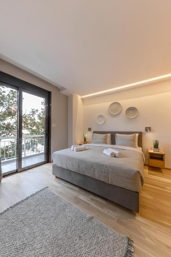 Magnolia City Suite Patras Buitenkant foto